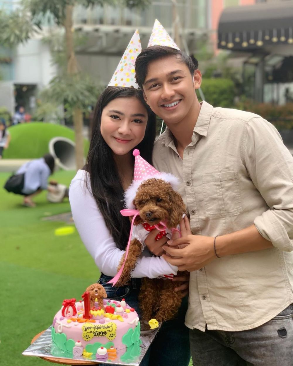 Panggilan sayang 6 seleb untuk kekasihnya, romantis abis