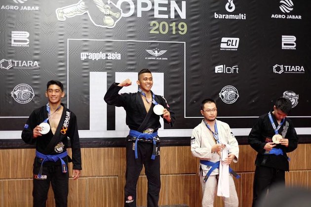 Dalami Jiu Jitsu & raih medali, ini 8 aksi Daffa Wardhana