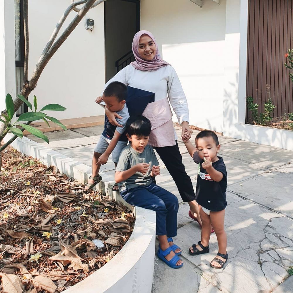 7 Potret rumah minimalis Enno Lerian, serba nuansa putih