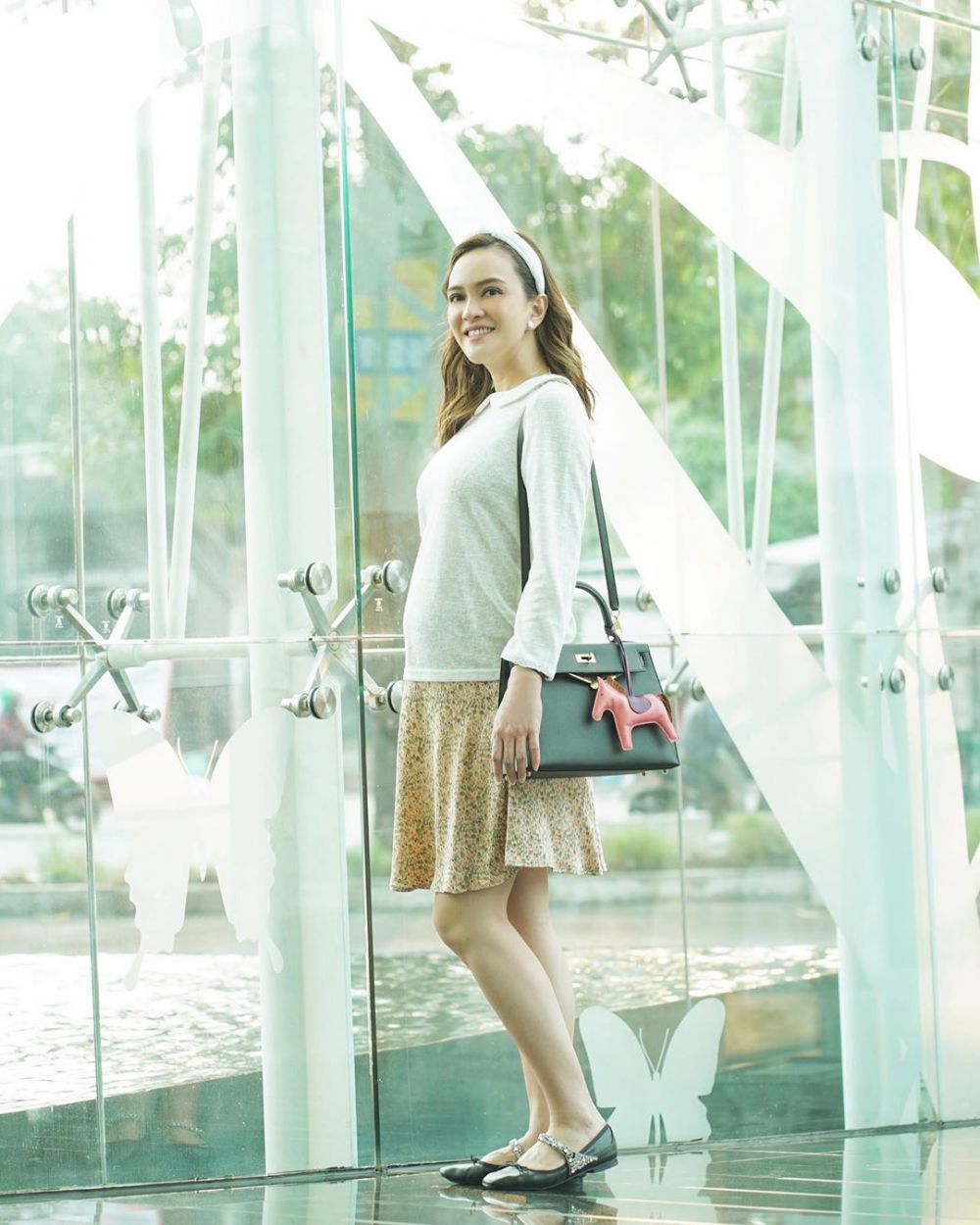 12 Gaya Shandy Aulia pamer baby bump, pesonanya nggak luntur