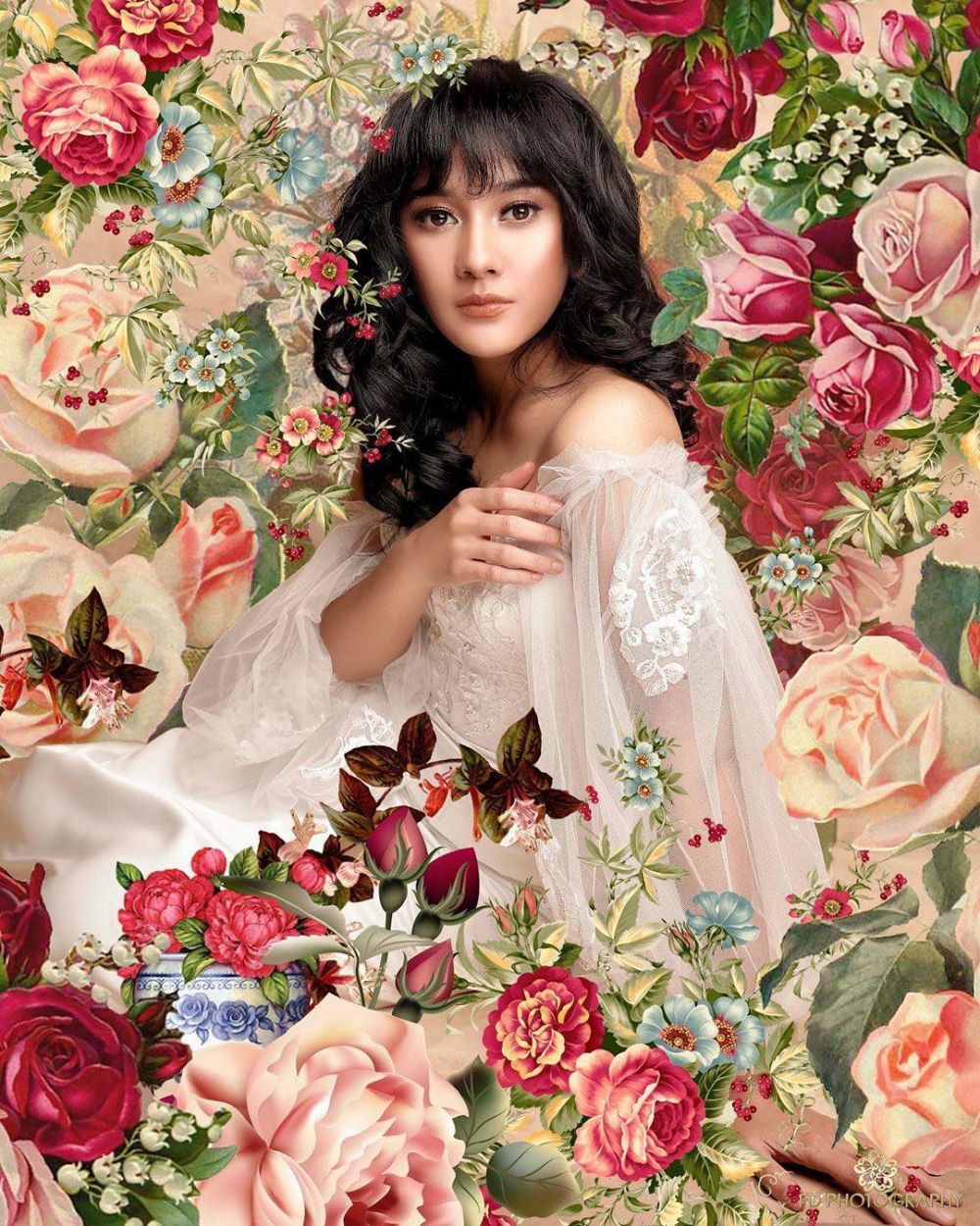 7 Pemotretan Naysila Mirdad bertema bunga, auranya terpancar