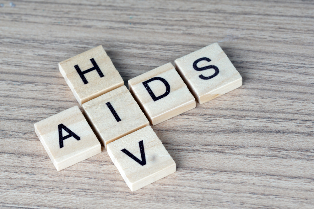 7 Mitos vs fakta HIV/AIDS, jauhi virusnya bukan orangnya