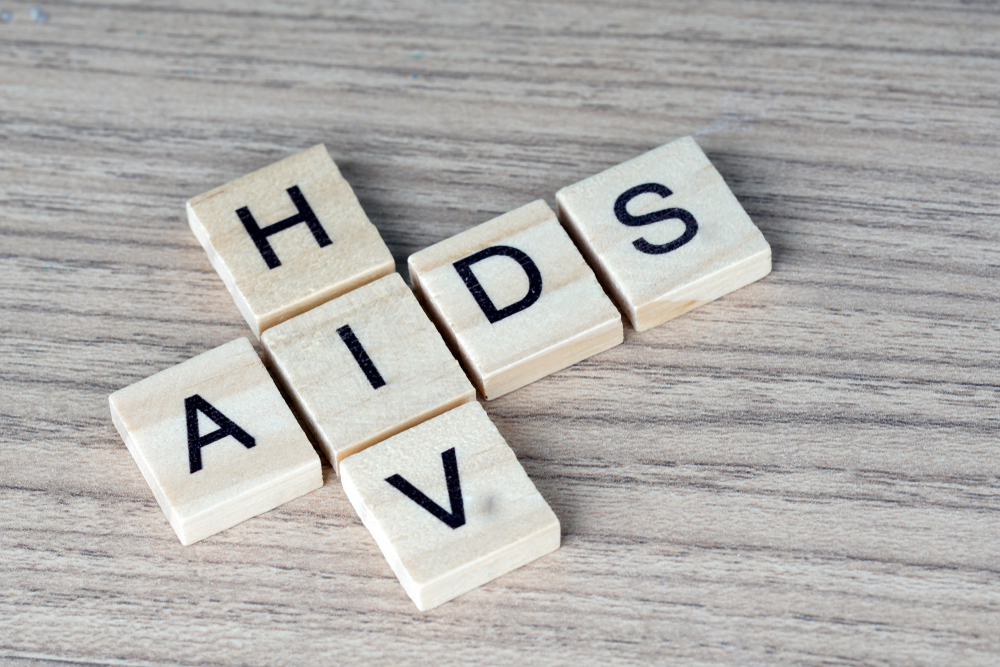 7 Mitos vs fakta HIV/AIDS, jauhi penyakitnya bukan orangnya shutterstock.com