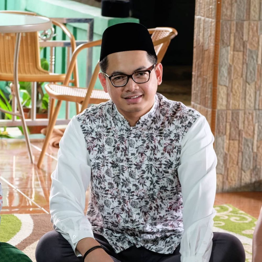7 Seleb ganteng pernah gagal berbisnis, rugi miliaran rupiah