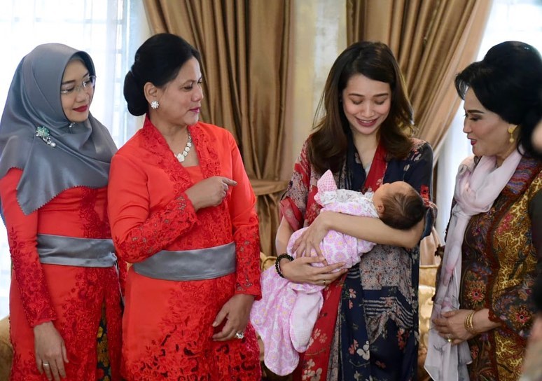 5 Momen Gista Putri dijenguk Iriana Jokowi, gayanya panen pujian