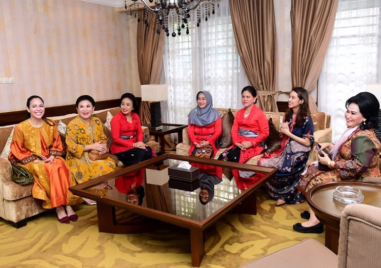5 Momen Gista Putri dijenguk Iriana Jokowi, gayanya panen pujian