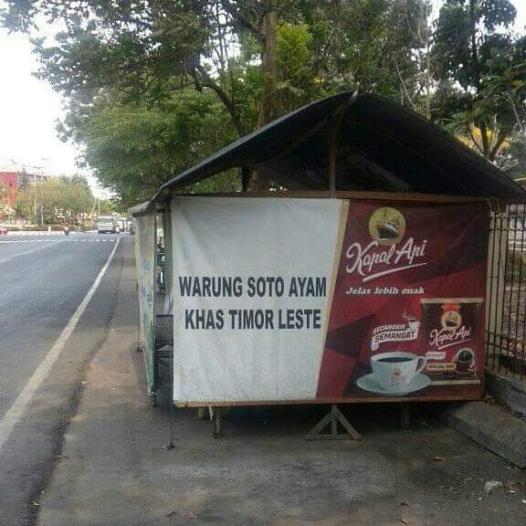 10 Desain kata-kata di gerobak pedagang ini bikin bingung
