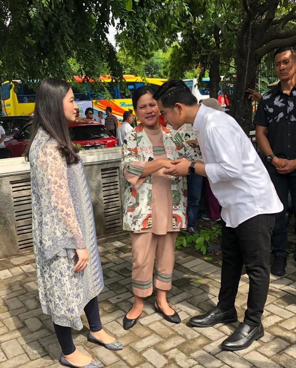 5 Gaya Selvi Ananda lepas Gibran daftar Pilkada Solo, natural