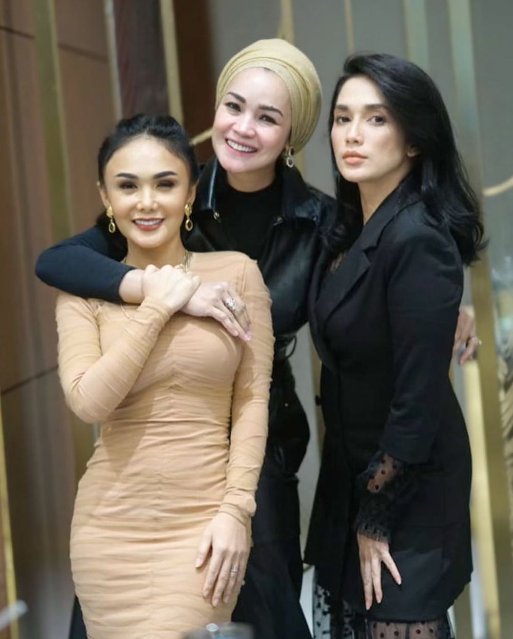 8 Momen 'ngumpul' geng Kepompong, Yuni Shara panen pujian