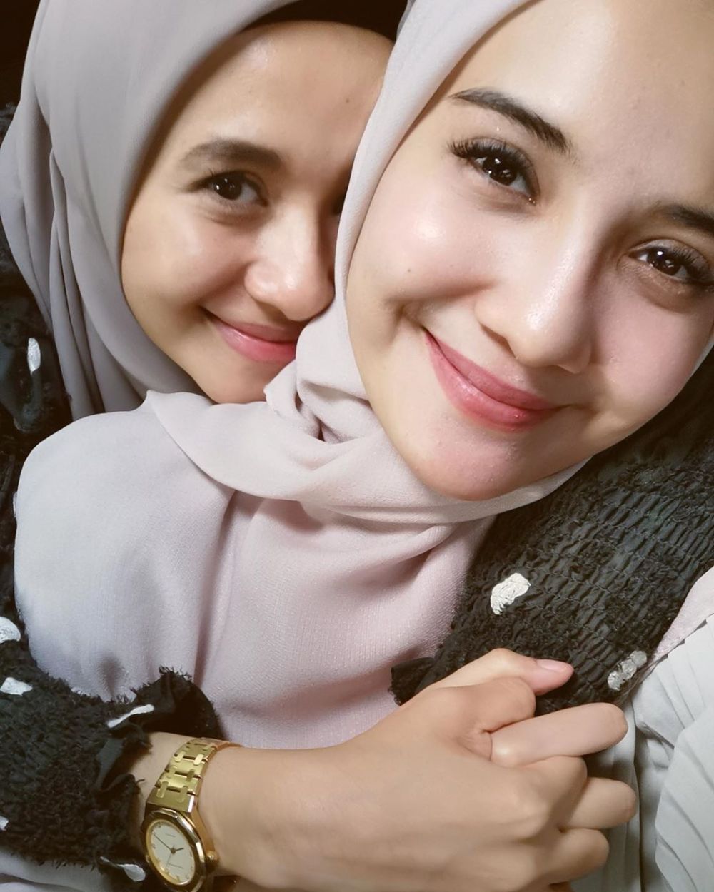 10 Potret Zaskia Sungkar & Laudya Cynthia Bella, bak kembar