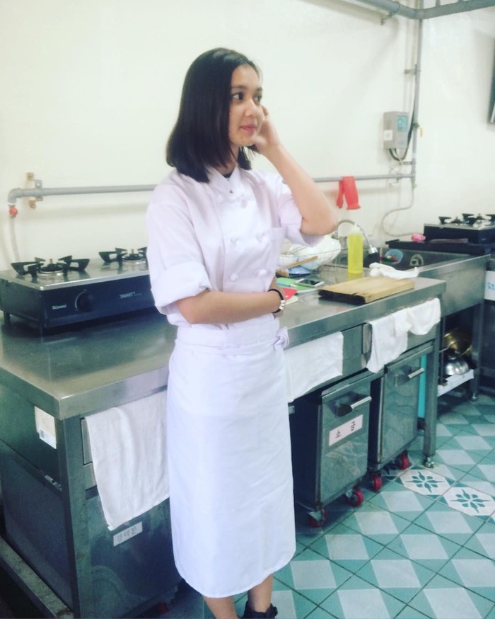 5 Seleb cantik sekolah masak di luar negeri, ada putri Iis Dahlia