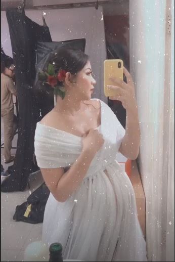 8 Potret maternity istri Young Lex, penampilannya bak bidadari