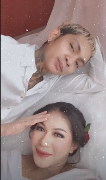 8 Potret maternity istri Young Lex, penampilannya bak bidadari