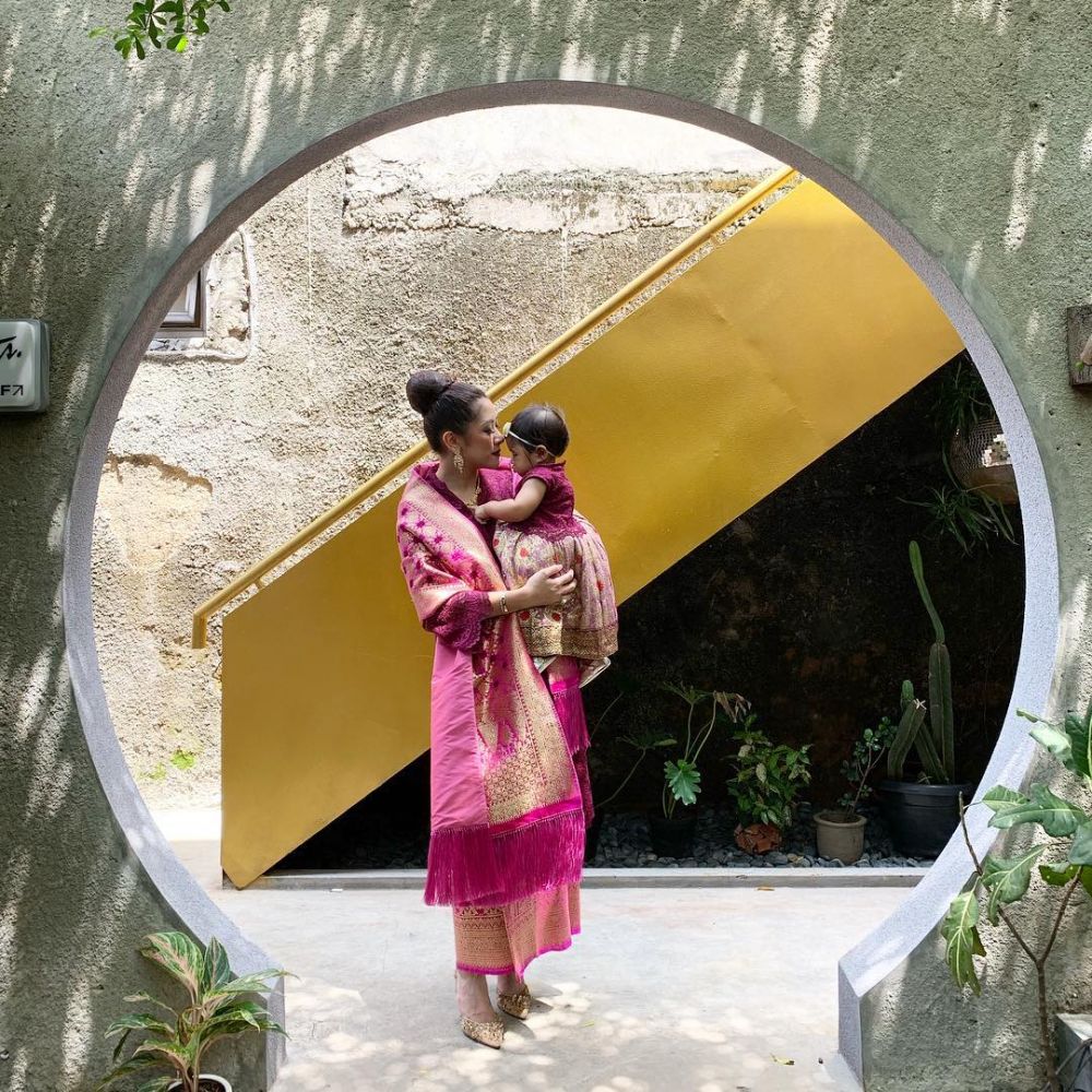 9 Inspirasi baju kembaran Aliya Rajasa & Baby Gaia, stylish