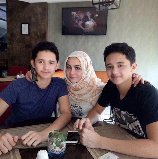 Potret terbaru 5 anak kembar seleb yang kini beranjak dewasa