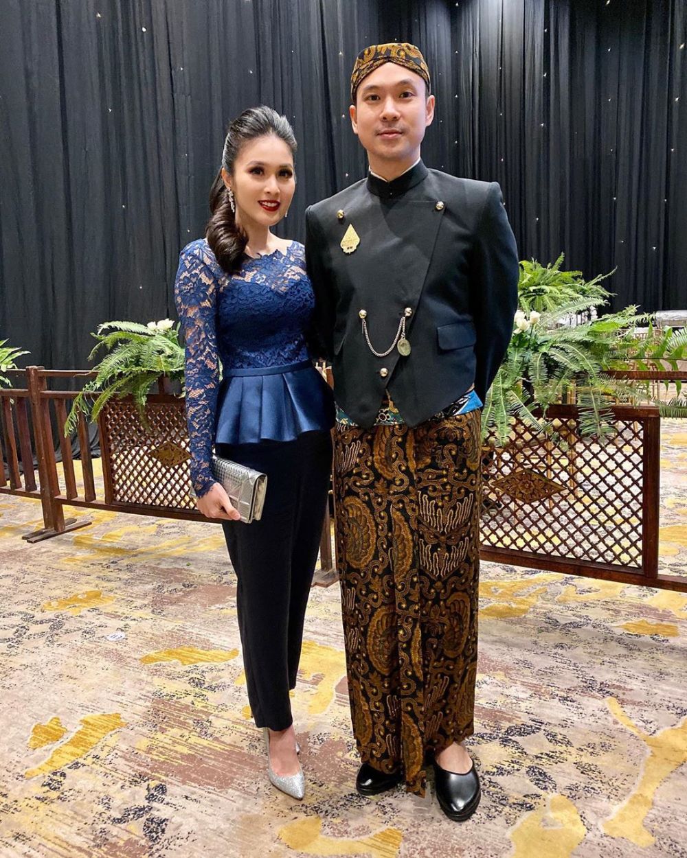 10 Momen nikah Adri Martowardjojo & Elsa, mewah dengan adat Jawa