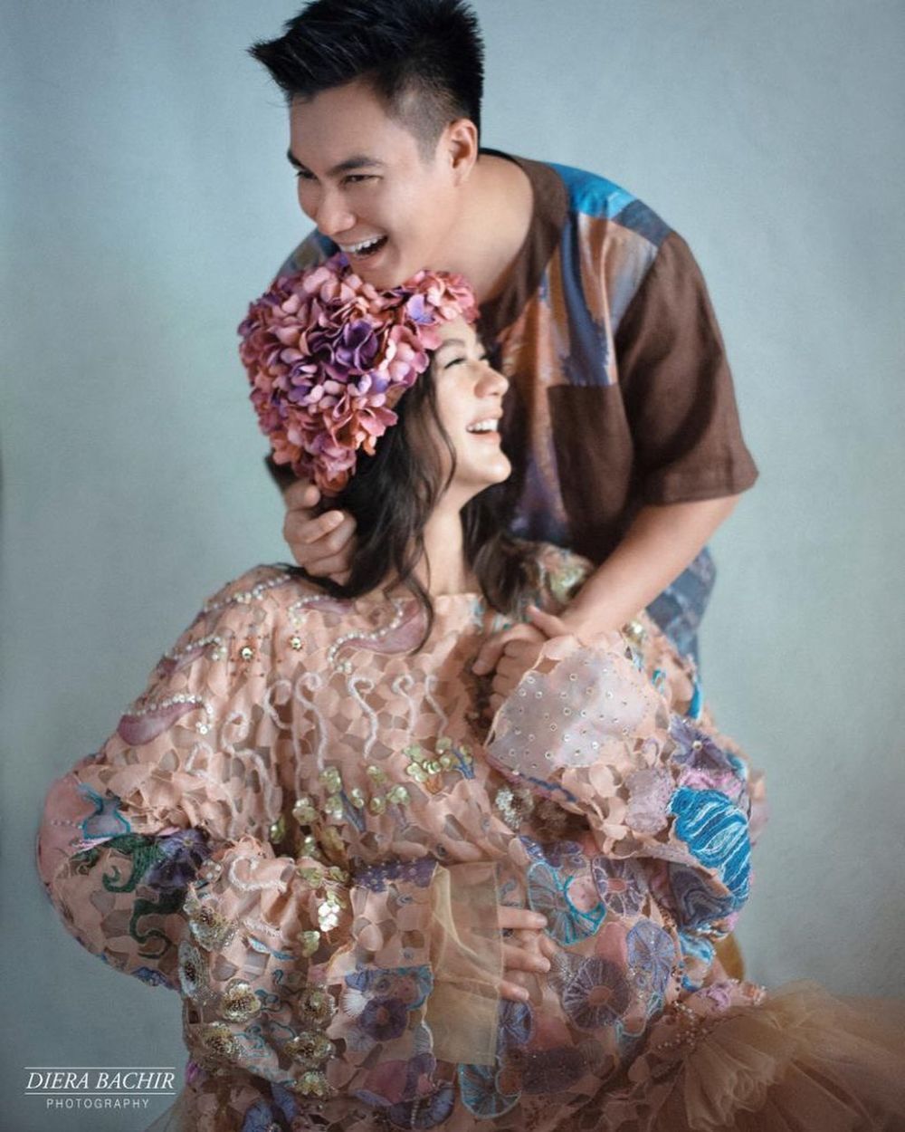 8 Potret maternity Paula Verhoeven dalam berbagai tema, memesona