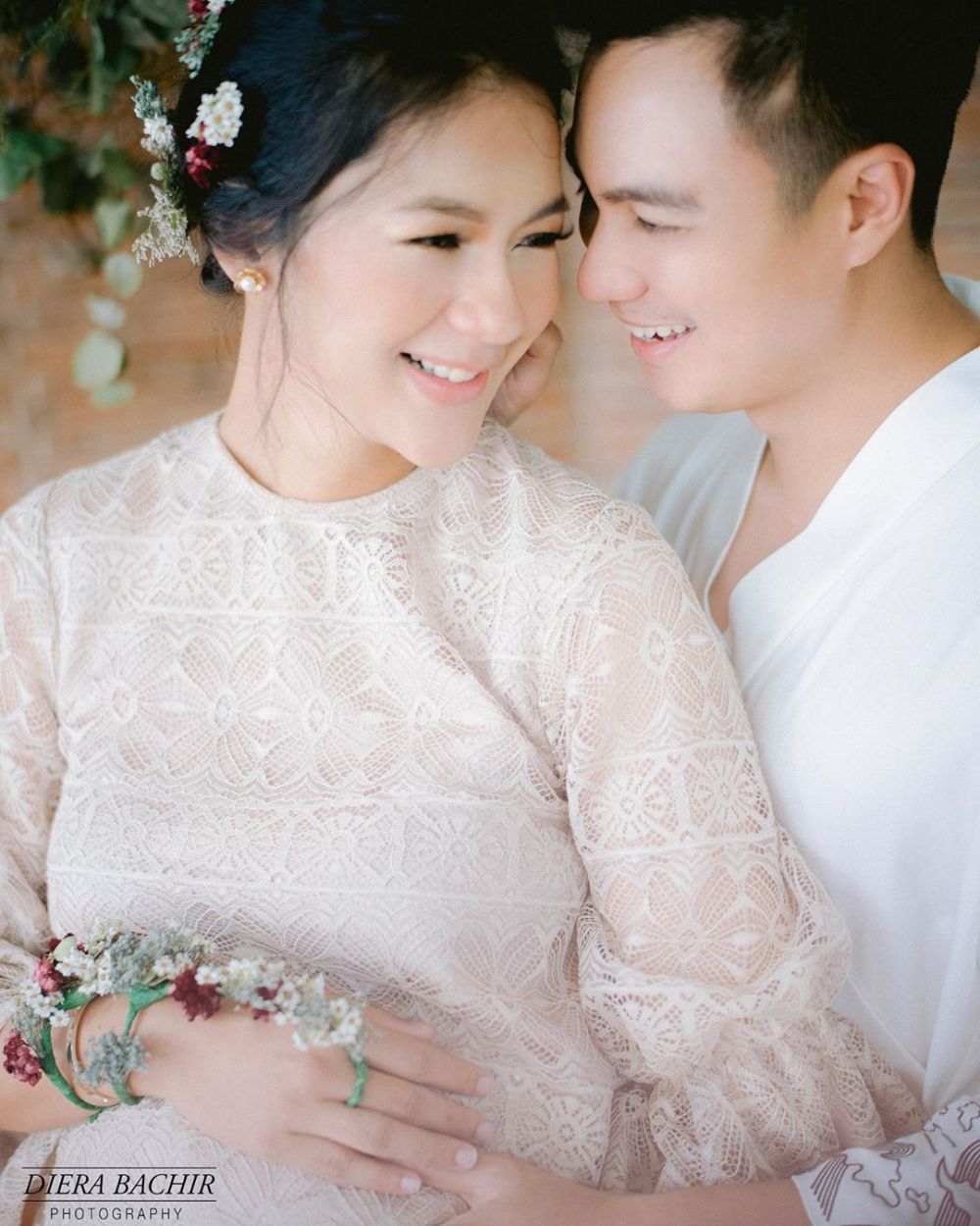 8 Potret maternity Paula Verhoeven dalam berbagai tema, memesona