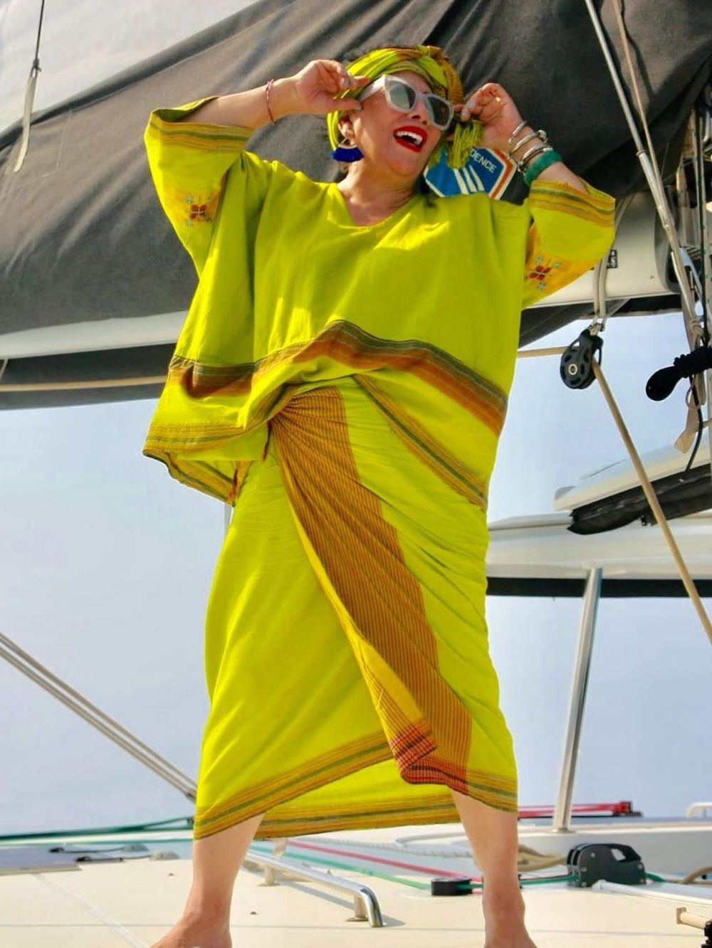 Nggak kalah gaul, ini 6 gaya stylish nenek Verrell Bramasta © 2019 instagram.com Nggak kalah gaul, ini 6 gaya stylish nenek Verrell Bramasta © 2019 instagram.com