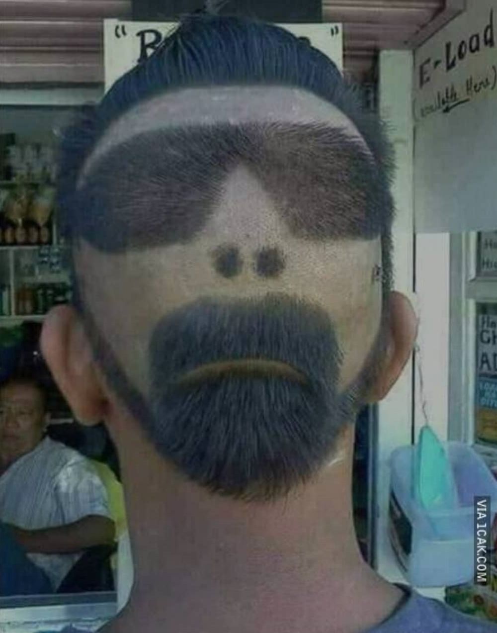 9 Potongan rambut bentuk muka ini absurdnya nggak ketulungan