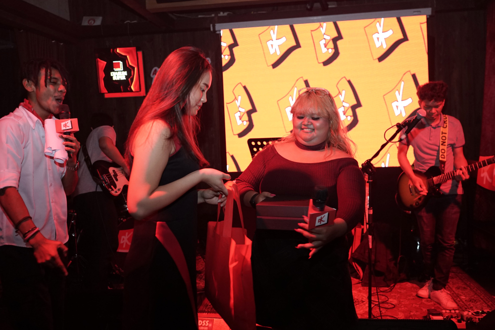 Begini keseruan anak muda saat ikutan Kontes Adu Singing, pecah abis