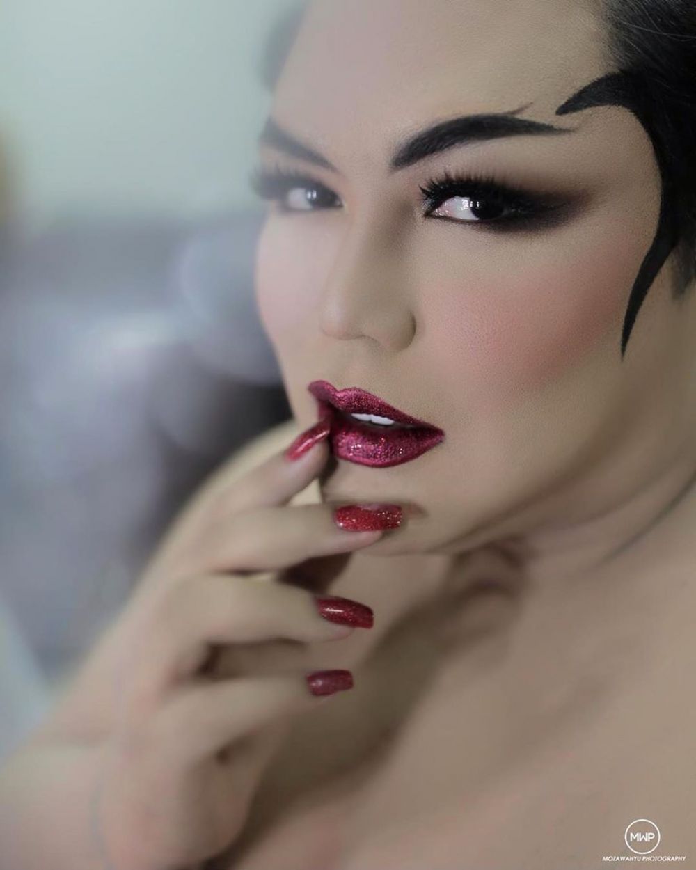 8 Potret Ivan Gunawan perankan karakter wanita, manglingi