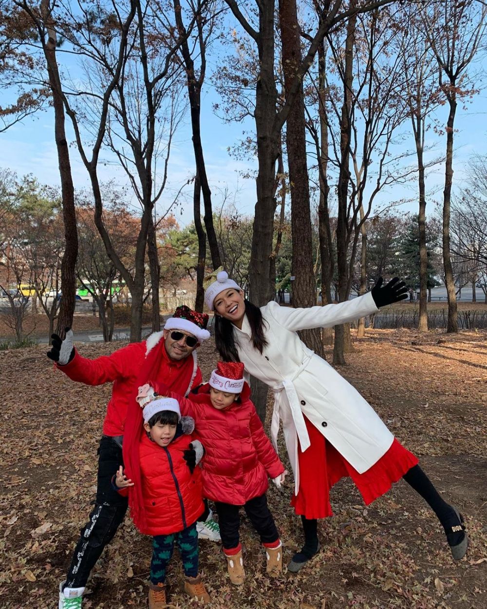 10 Momen Natal Judika dan keluarga, liburan di Korea