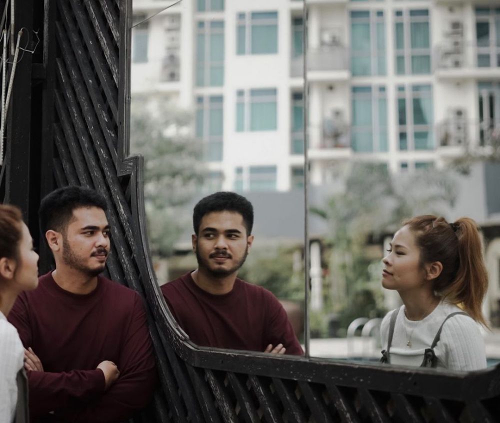 8 Momen kemesraan adik Marshanda dan istrinya, bikin baper