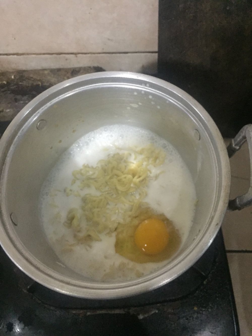 Viral resep mi instan susu bikin ketagihan, begini 8 cara bikinnya