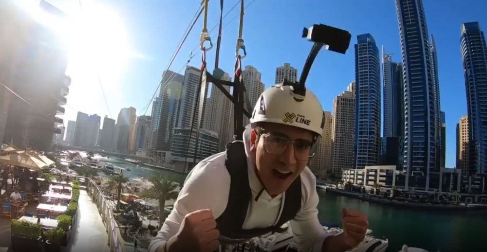 6 Momen seru Verrell Bramasta liburan di Dubai, uji adrenalin