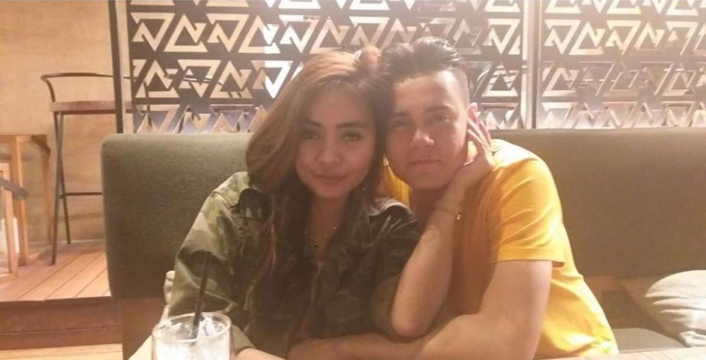 Lama tak muncul, ini 10 potret mesra Bobby Joseph dan pasangan