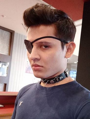 7 Aksi menyeramkan Rudy Ruach, host Garis Tangan yang viral