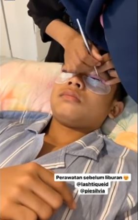 Demi penampilan, ini 6 momen Betrand Peto lakukan perawatan wajah