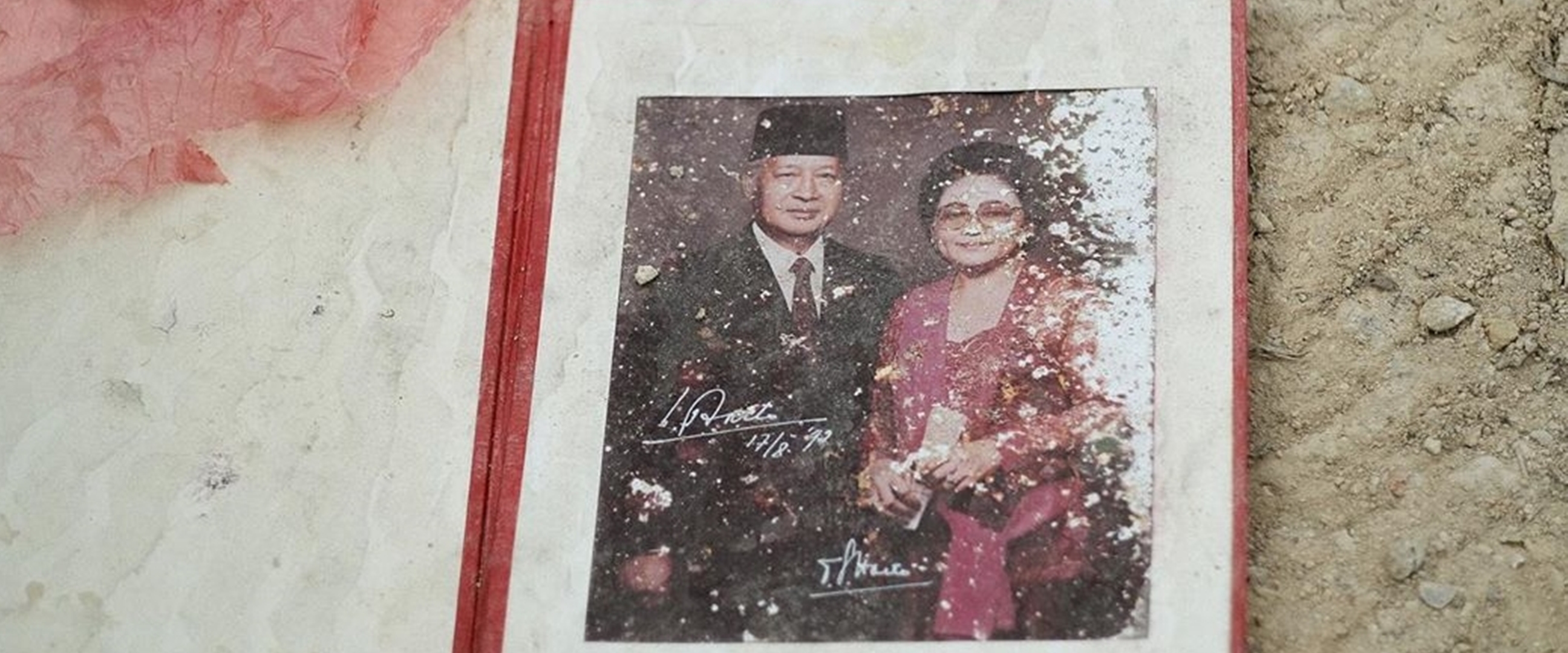 Tompi sedih lihat foto Soeharto & Ibu Tien terbuang di tempat sampah