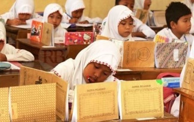 Potret 10 peralatan sekolah 90-an ini bikin nostalgia