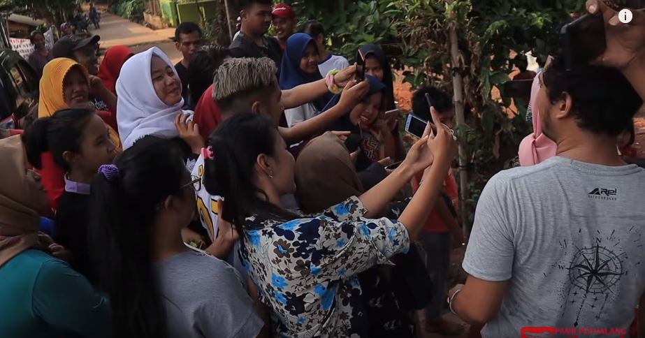 Pencinta ular, ini 10 momen kompak Irfan Hakim & Panji Petualangan