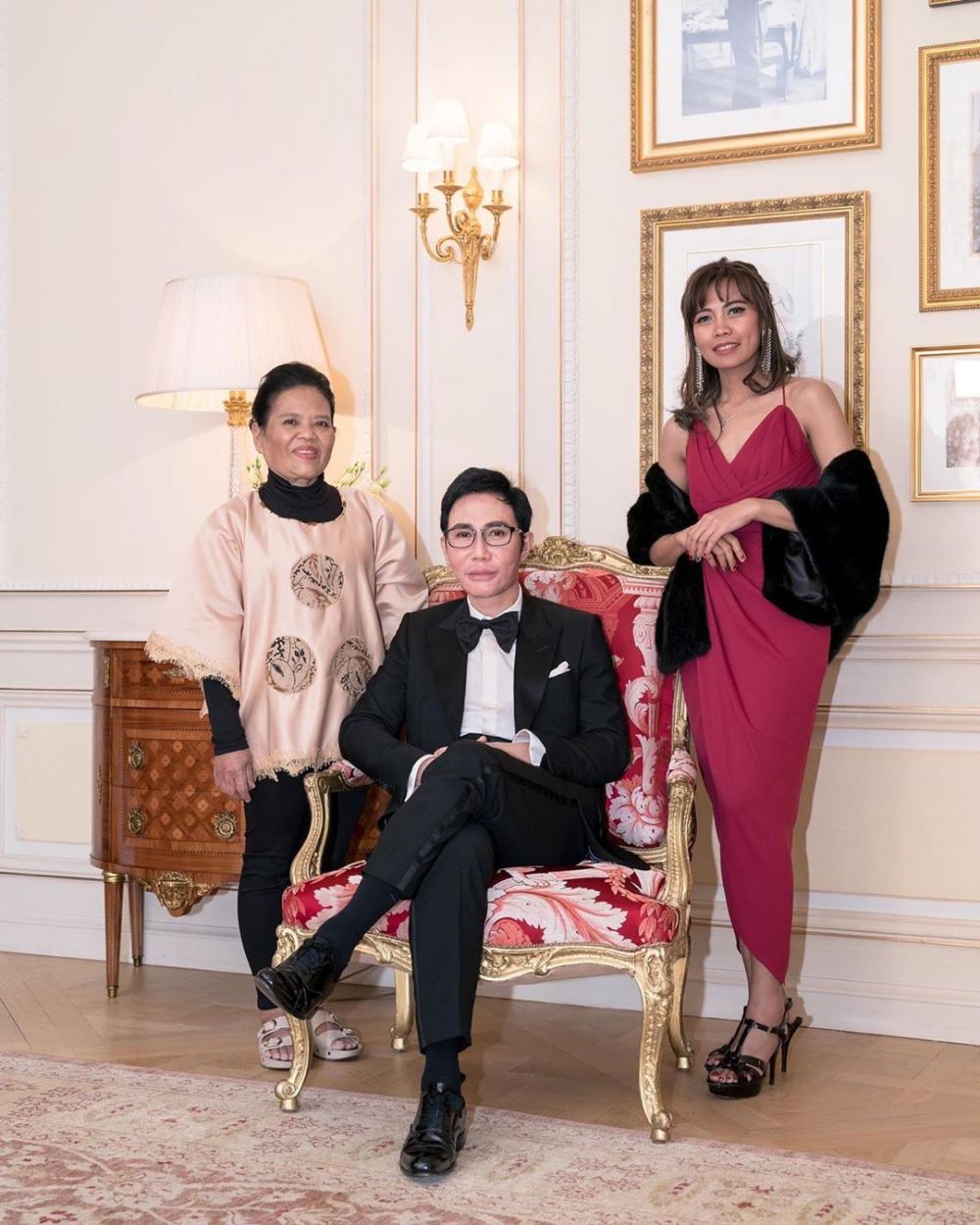 8 Potret Otis Hahijary bos ANTV bareng ART, akrab tanpa sekat