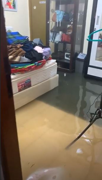 Terkena banjir, ini 8 potret kondisi rumah Evi Masamba