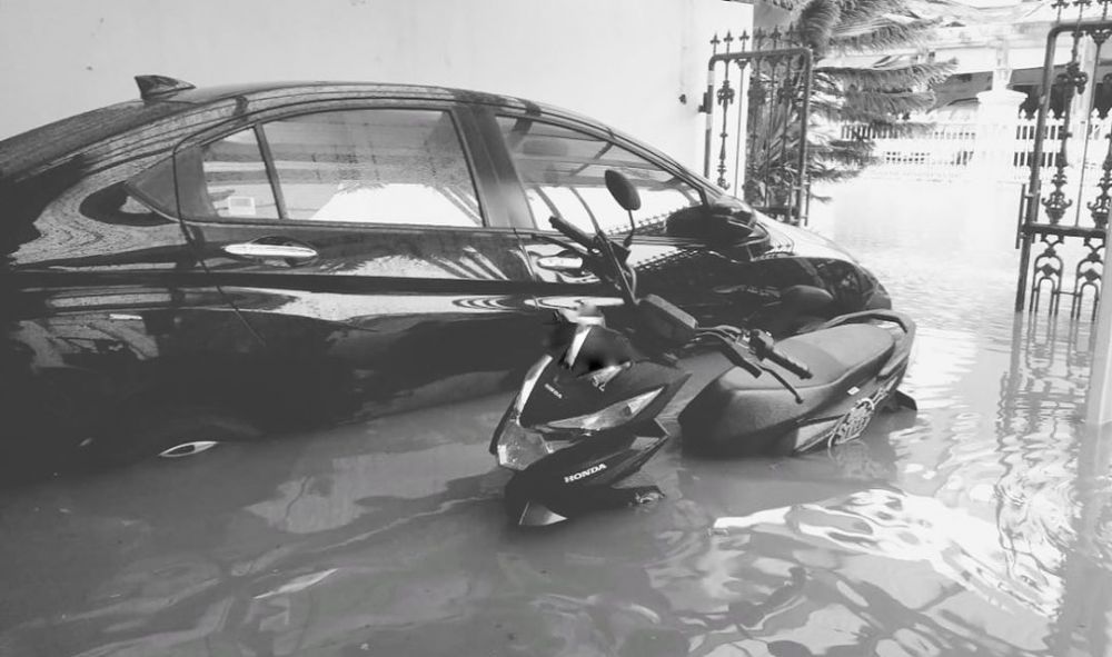 Penampakan rumah 6 seleb terkena banjir Jakarta, airnya sepinggang