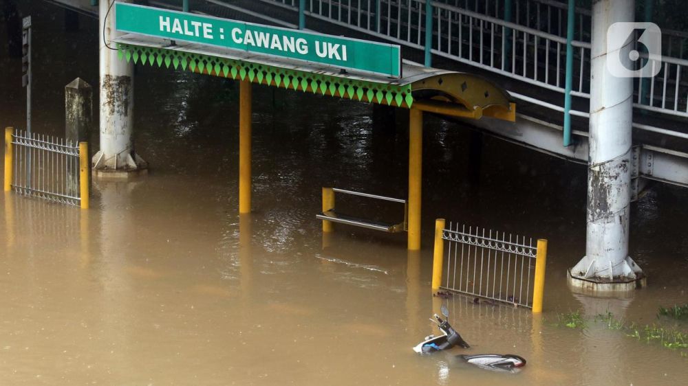 Banjir Jakarta, ini 11 potret pusat sarana transportasi lumpuh