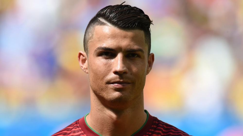 10 Gaya rambut Cristiano Ronaldo curi perhatian, terbaru berkuncir