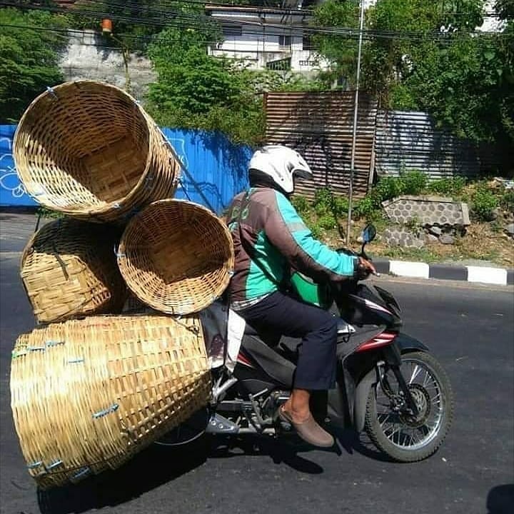 10 Orderan barang pelanggan ojek online ini bikin mikir keras