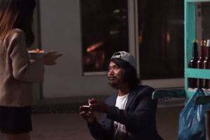 8 Momen Dodit Mulyanto prank lamar pacar, responsnya mengejutkan