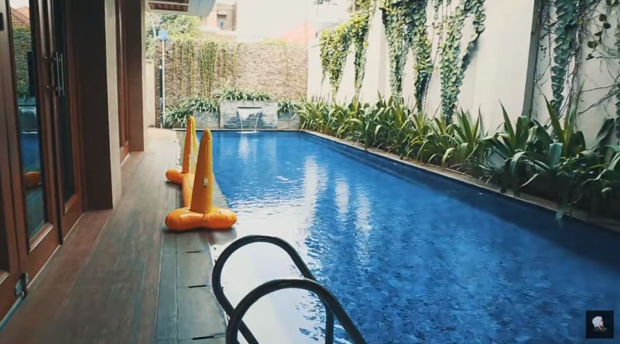 Dijual Rp 50 M, ini 14 potret isi dalam rumah Sarita Abdul Mukti