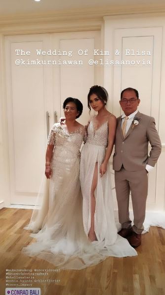 9 Momen pernikahan Kim Kurniawan, busana istri curi perhatian