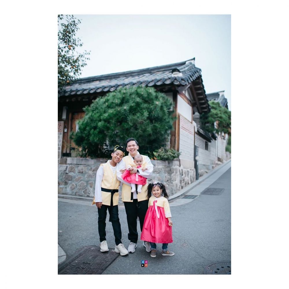 10 Momen akrab Jordi Onsu dengan anaknya Ruben, paman idaman