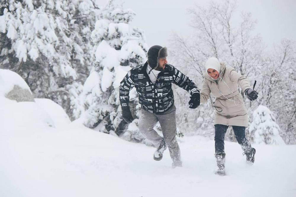 7 Momen seru Ammar Zoni dan Irish Bella main salju di Turki