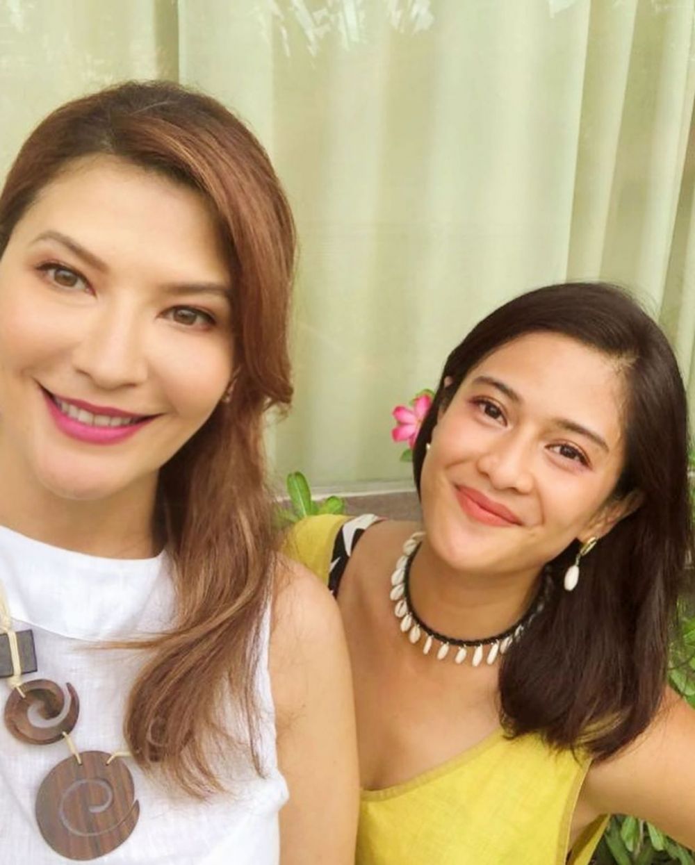 9 Foto kedekatan Tamara Bleszynski & Dian Sastro, kompak awet muda