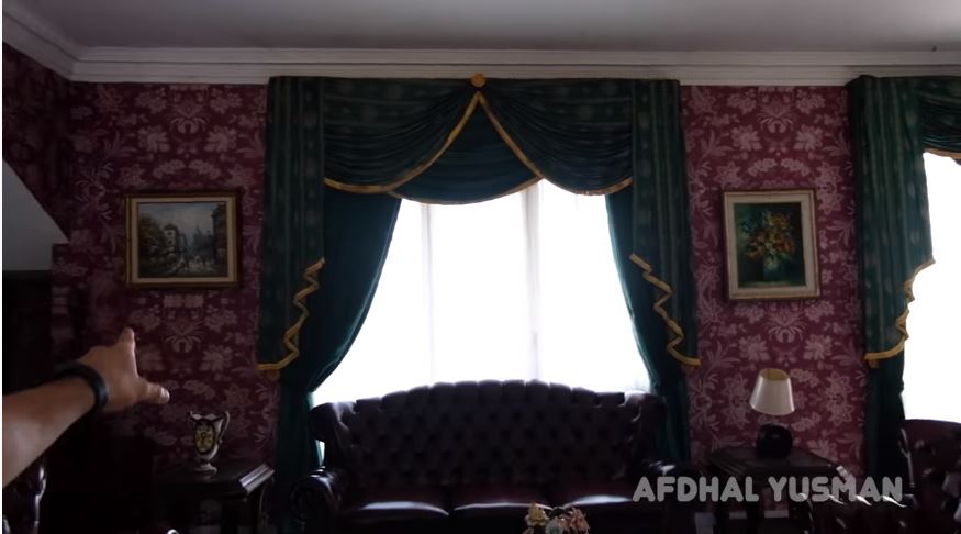 13 Potret rumah merah tempat syuting FTV Indonesia, ikonik