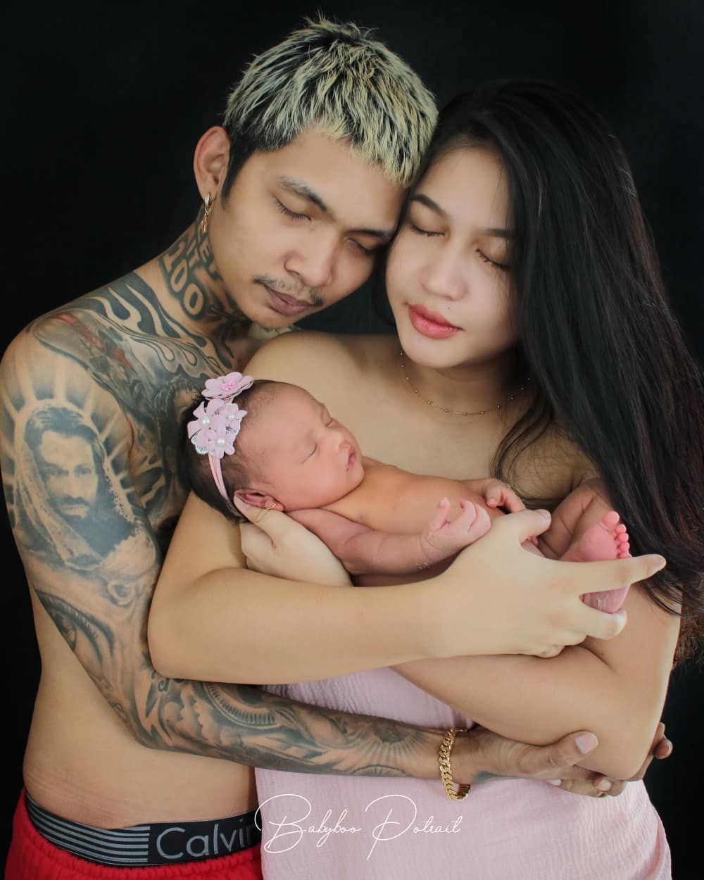 Young Lex akhirnya ekspos wajah anak, ini 10 potret newbornnya
